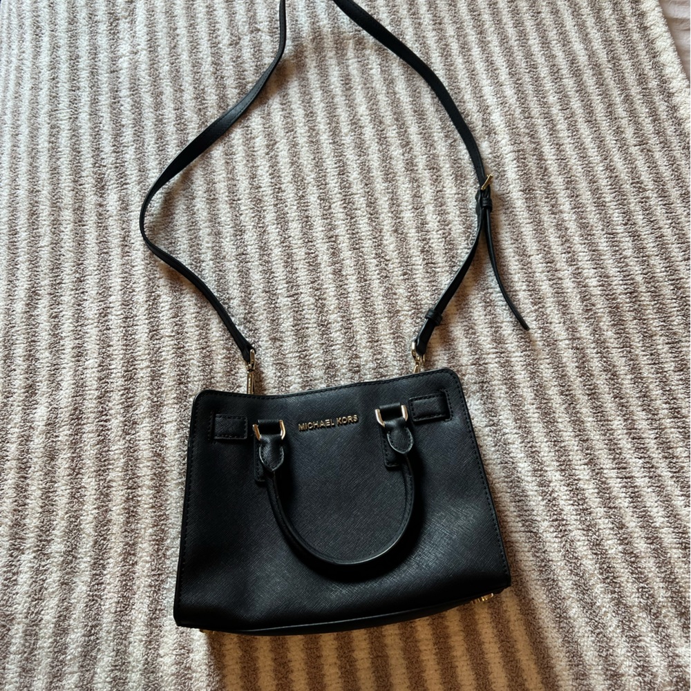 Michael Kors cross body purse